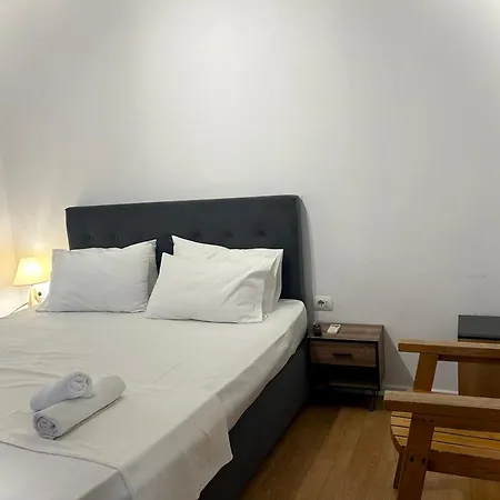 Budget Retreat Отель