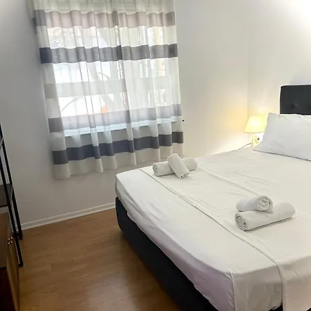 Budget Retreat Отель
