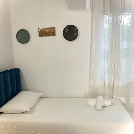 Budget Retreat Отель 3*