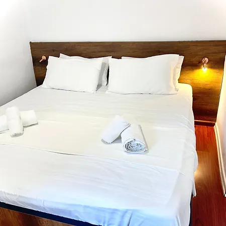 Budget Retreat Отель 3*