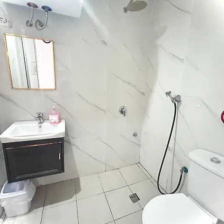Budget Retreat 3* Tirana